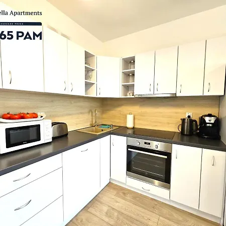 365pam - Feniks Podczele Basen, Silownia, Bawialnia * 科沃布热格