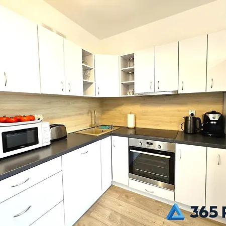 365pam - Feniks Podczele Basen, Silownia, Bawialnia קולובז'ג