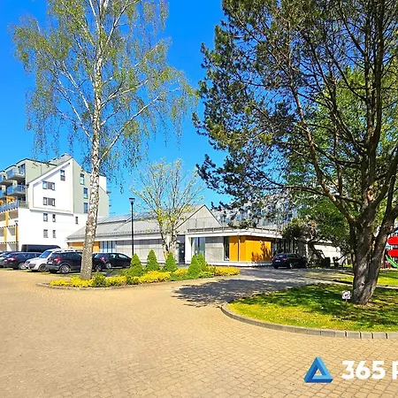 365pam - Feniks Podczele Basen, Silownia, Bawialnia