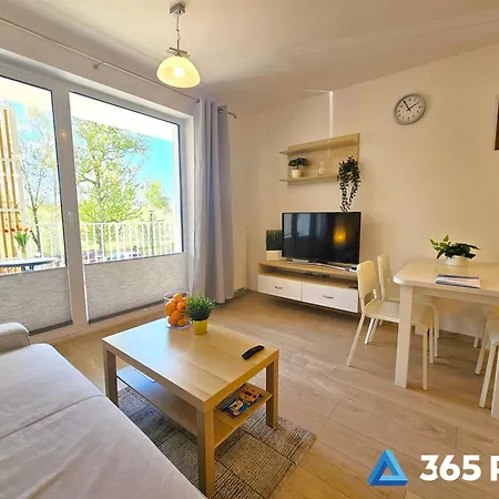 365pam - Feniks Podczele Basen, Silownia, Bawialnia