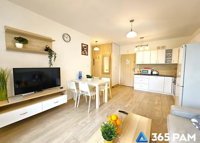 365pam - Feniks Podczele Basen, Silownia, Bawialnia * 코워브제크