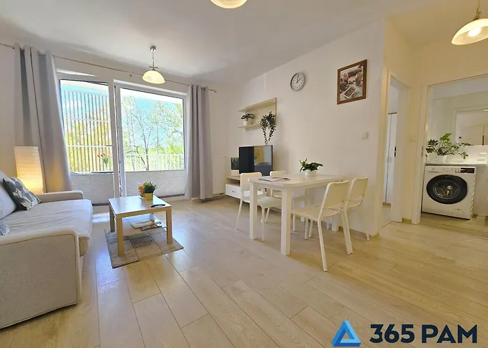 365pam - Feniks Podczele Basen, Silownia, Bawialnia * 코워브제크