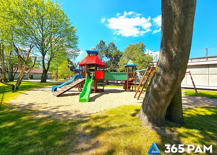 365pam - Feniks Podczele Basen, Silownia, Bawialnia 아파트