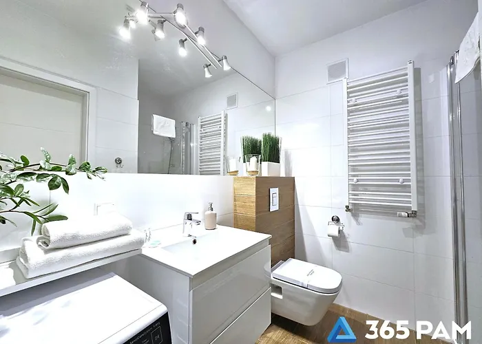 365pam - Feniks Podczele Basen, Silownia, Bawialnia 아파트