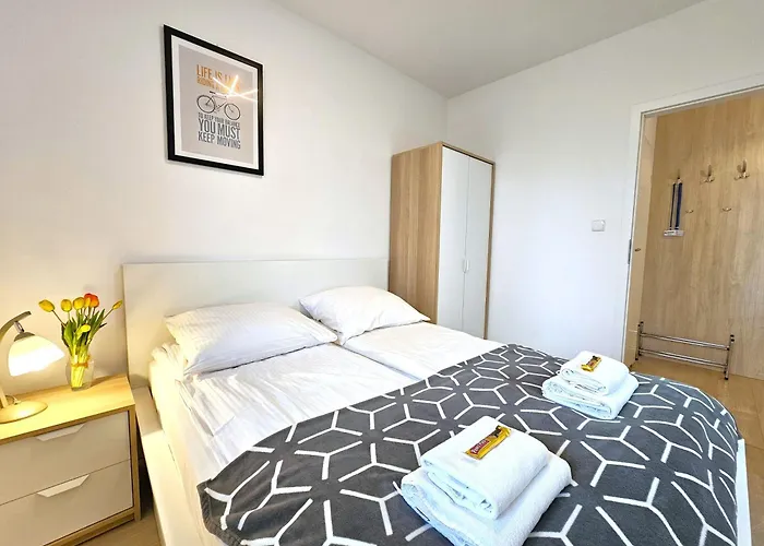 365pam - Feniks Podczele Basen, Silownia, Bawialnia 코워브제크